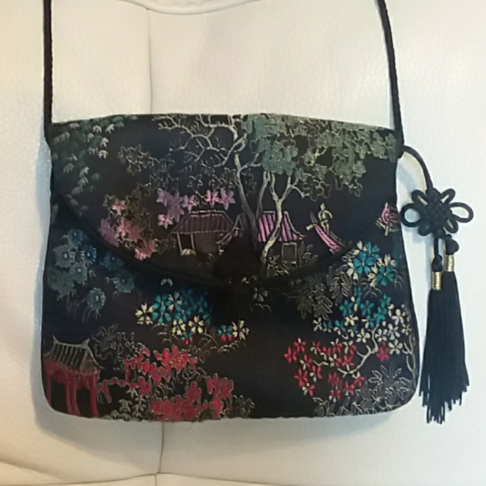 FREE W/$15 PURCHASE ~ CROSSBODY PURSE
